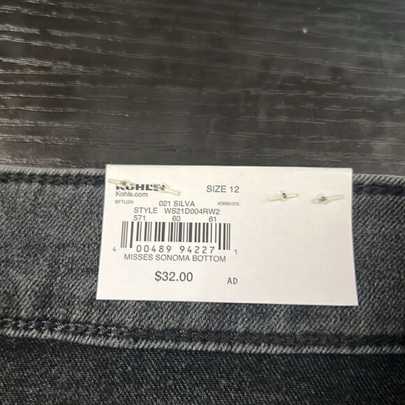 Women's Sonoma Flat Front Shorts - Size 12 - Picture 5 of 6